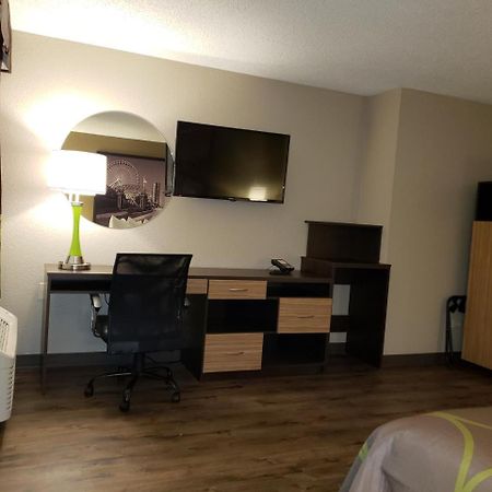 Super 8 By Wyndham South Holland Hotel Buitenkant foto