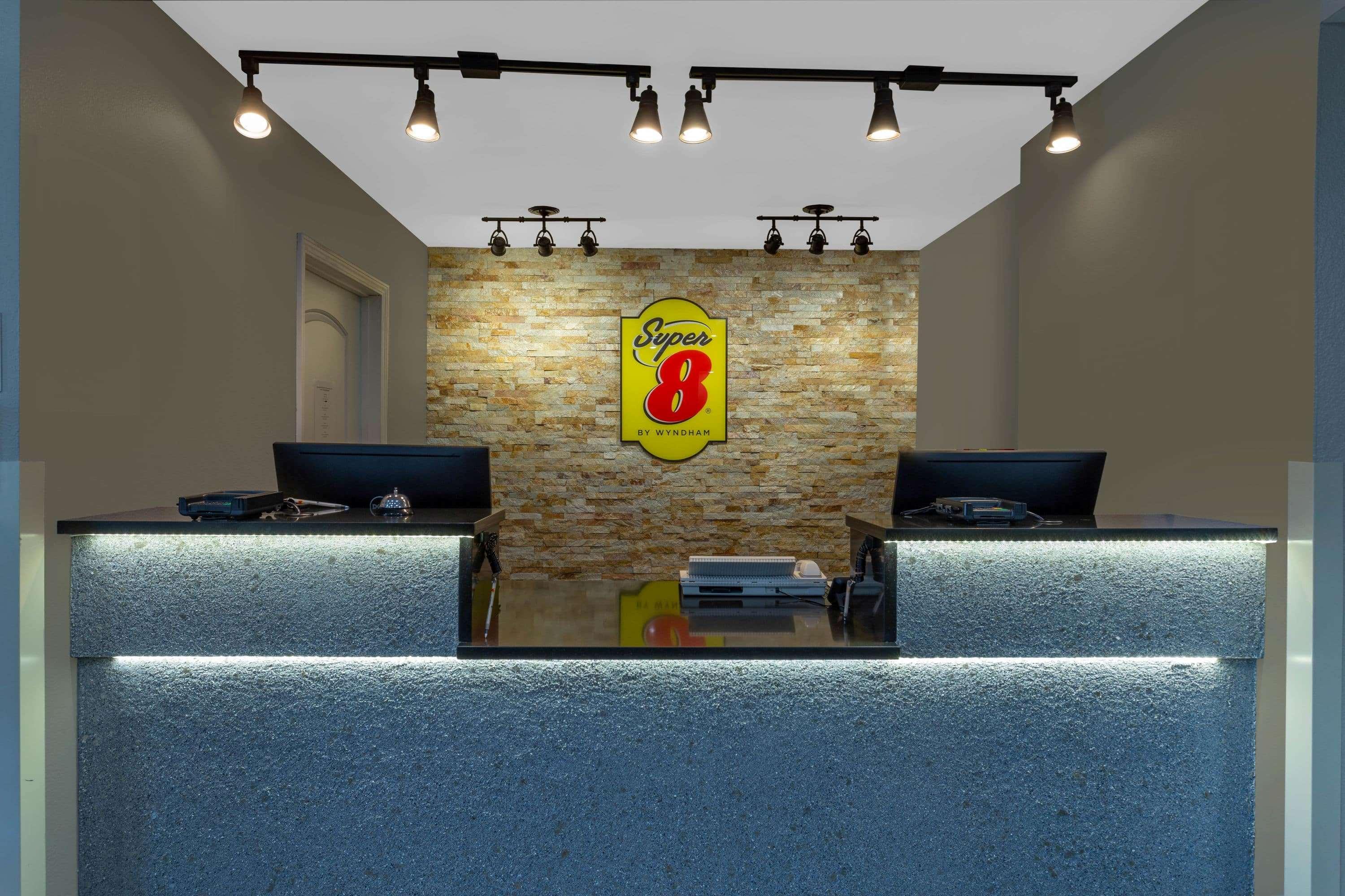 Super 8 By Wyndham South Holland Hotel Buitenkant foto