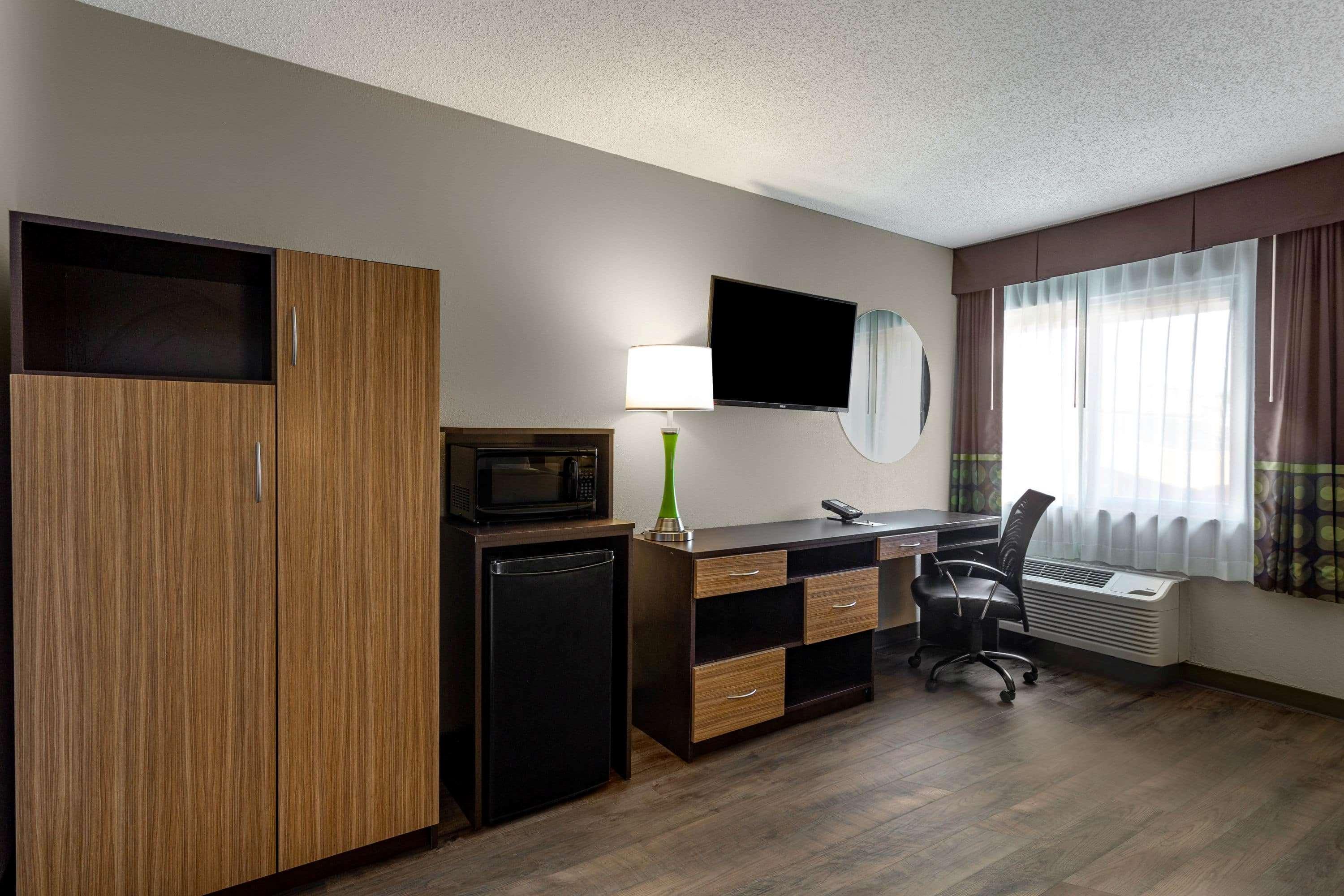 Super 8 By Wyndham South Holland Hotel Buitenkant foto