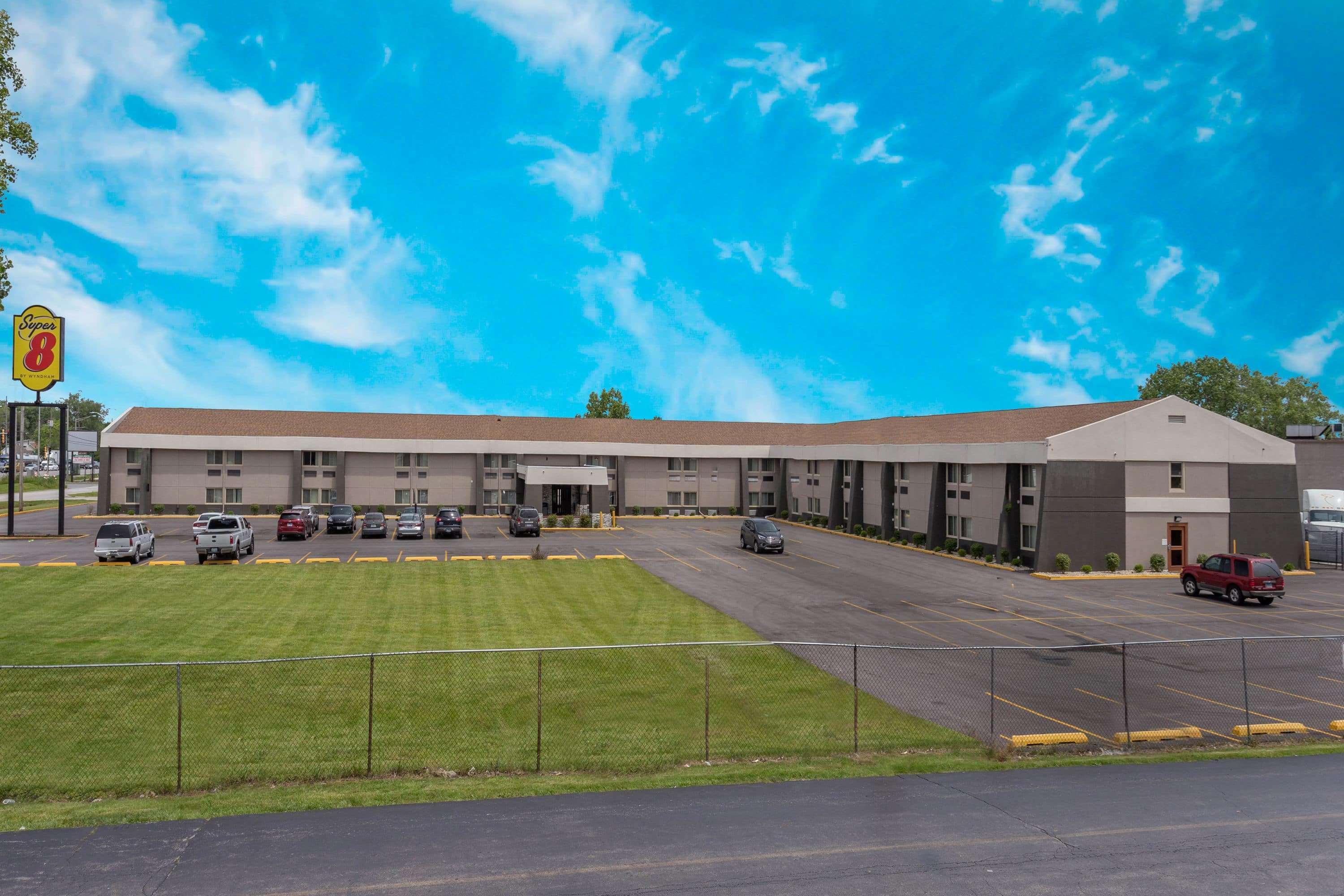 Super 8 By Wyndham South Holland Hotel Buitenkant foto