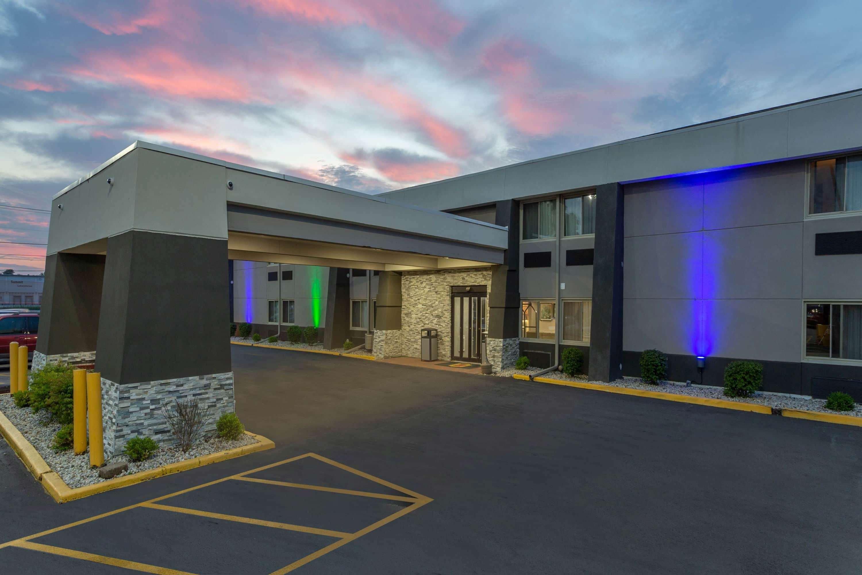 Super 8 By Wyndham South Holland Hotel Buitenkant foto