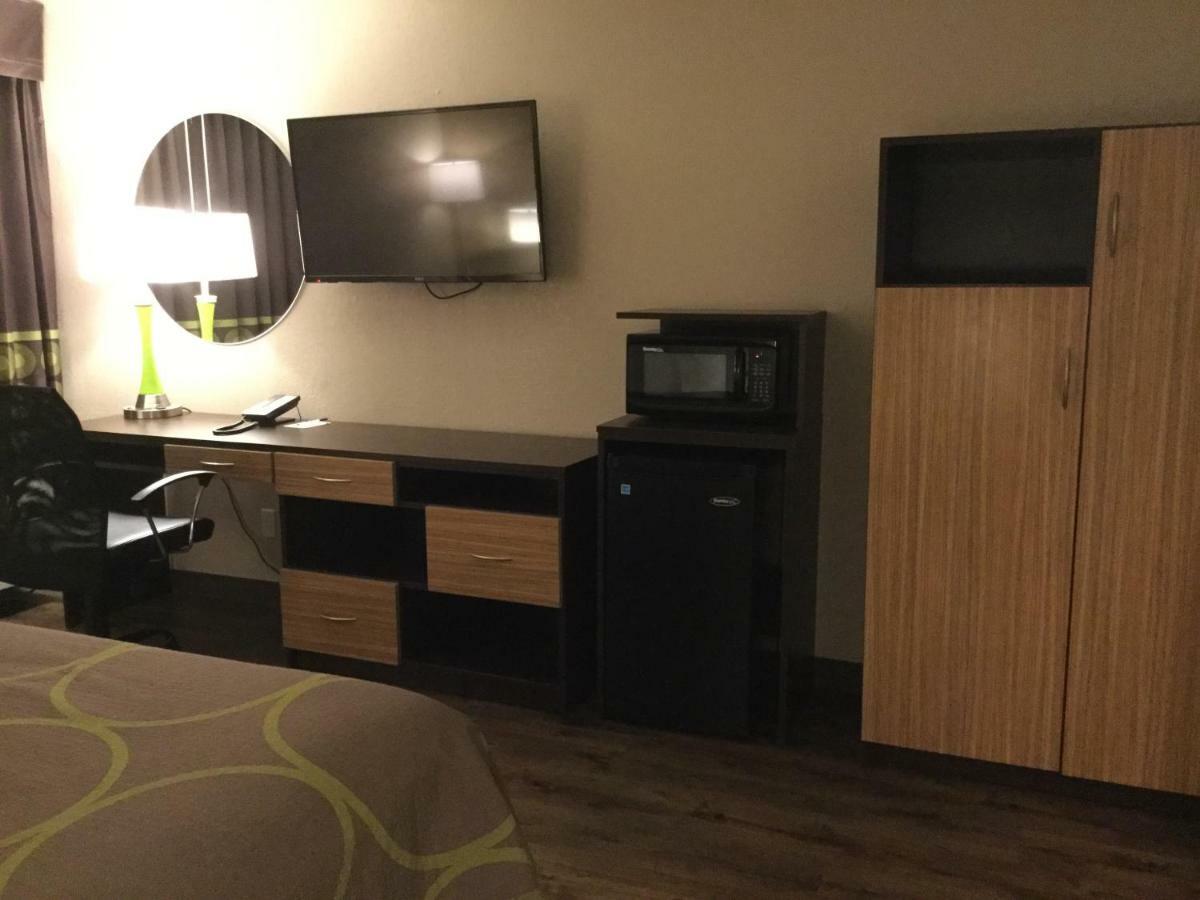Super 8 By Wyndham South Holland Hotel Buitenkant foto